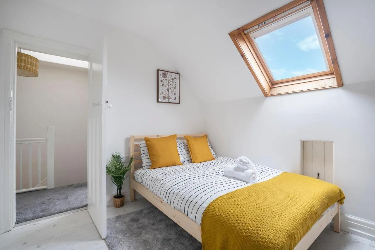 Quiet Neighborhood-Free Parking Apartment Blackpool
