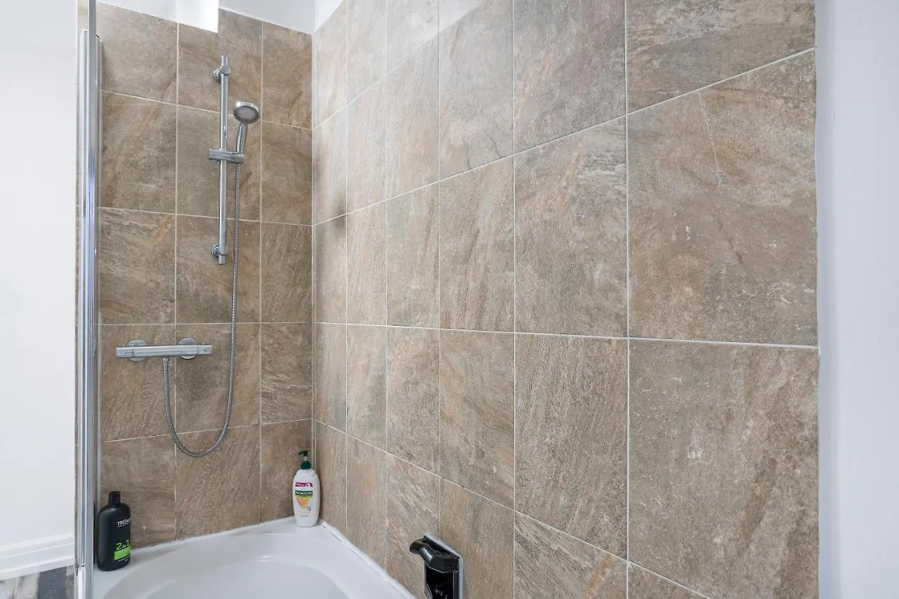 Quiet Neighborhood-Free Parking Apartment Blackpool 0*,  United Kingdom